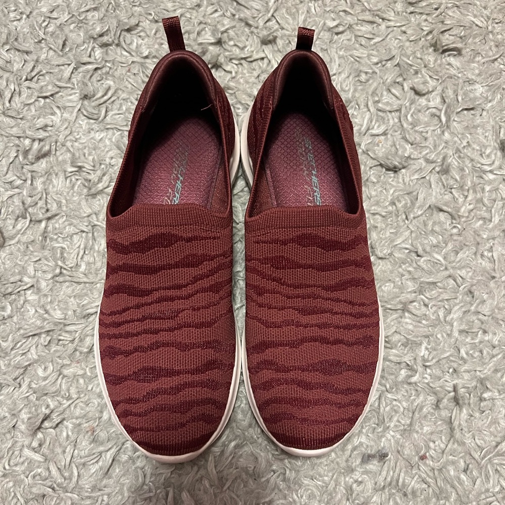 Woman's Sketchers Slip On Memory Foam Sneakers